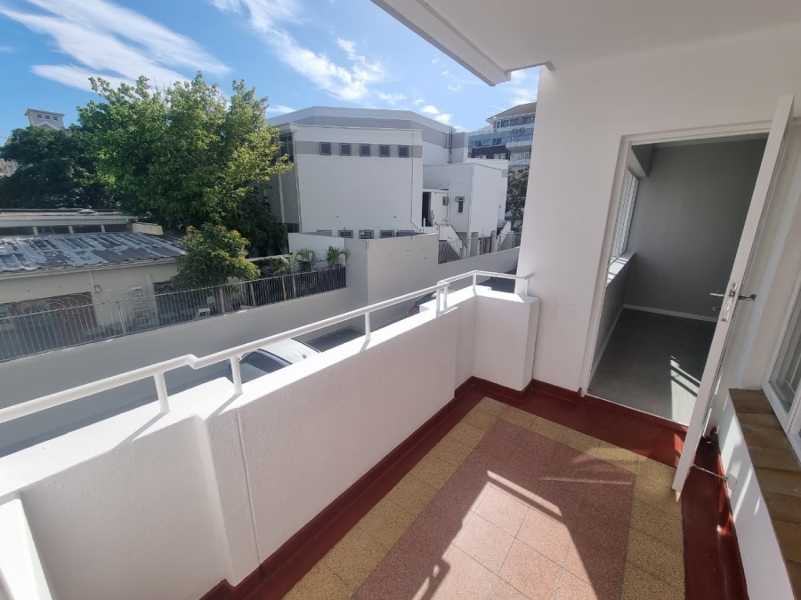 To Let 1 Bedroom Property for Rent in Sea Point Western Cape